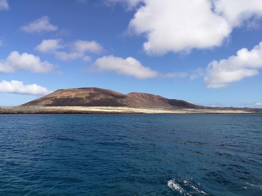 Magnifico Barco En La Graciosa Hotel Caleta de Sebo Exterior foto