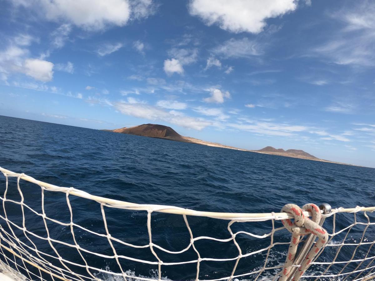 Magnifico Barco En La Graciosa Hotel Caleta de Sebo Exterior foto
