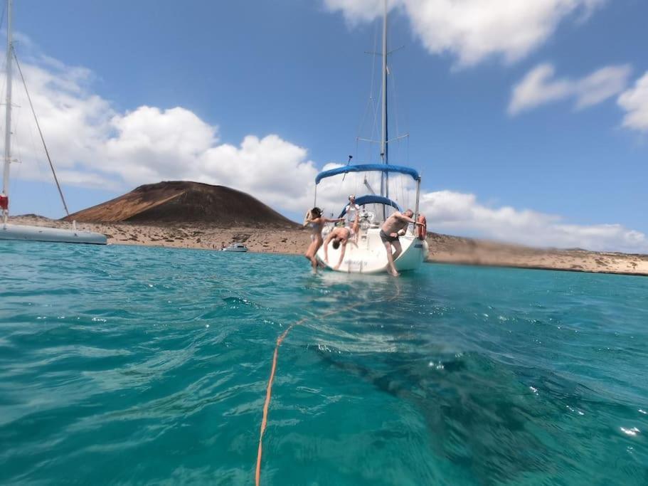 Magnifico Barco En La Graciosa Hotel Caleta de Sebo Exterior foto